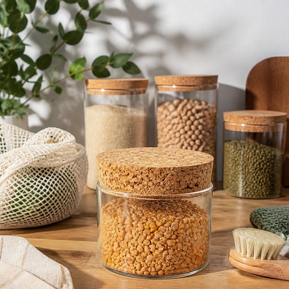 Nachhaltige Vorratsdosen mit Korkdeckeln und WECK Korken RR40 in moderner Küche zero waste Aufbewahrung Naturkork