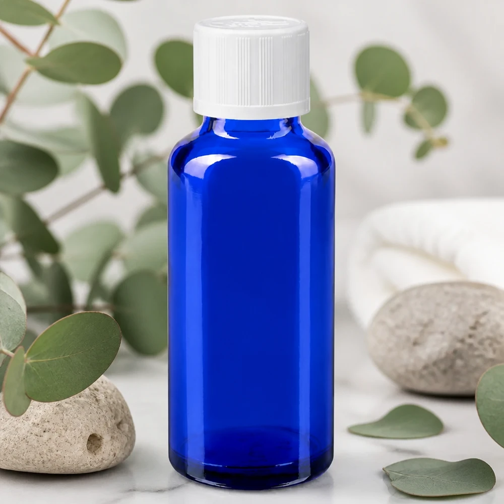 Lékárenská láhev modrá 30ml kapátko bílý uzávěr odolný proti otevření dětmi standardní. Pharmazeutische Blauglasflasche 30ml mit 1,2mm Tropfeinsatz und weißem kindersicherem Verschluss