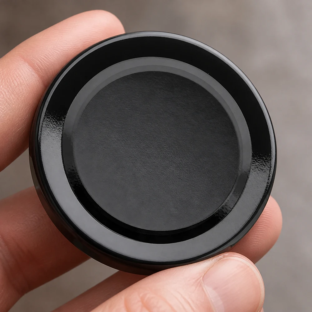 Detailní záběr víčka BasicSeal 66 mm, černé, TO66deep, UNiTWIST, lesklý povrch, kulaté