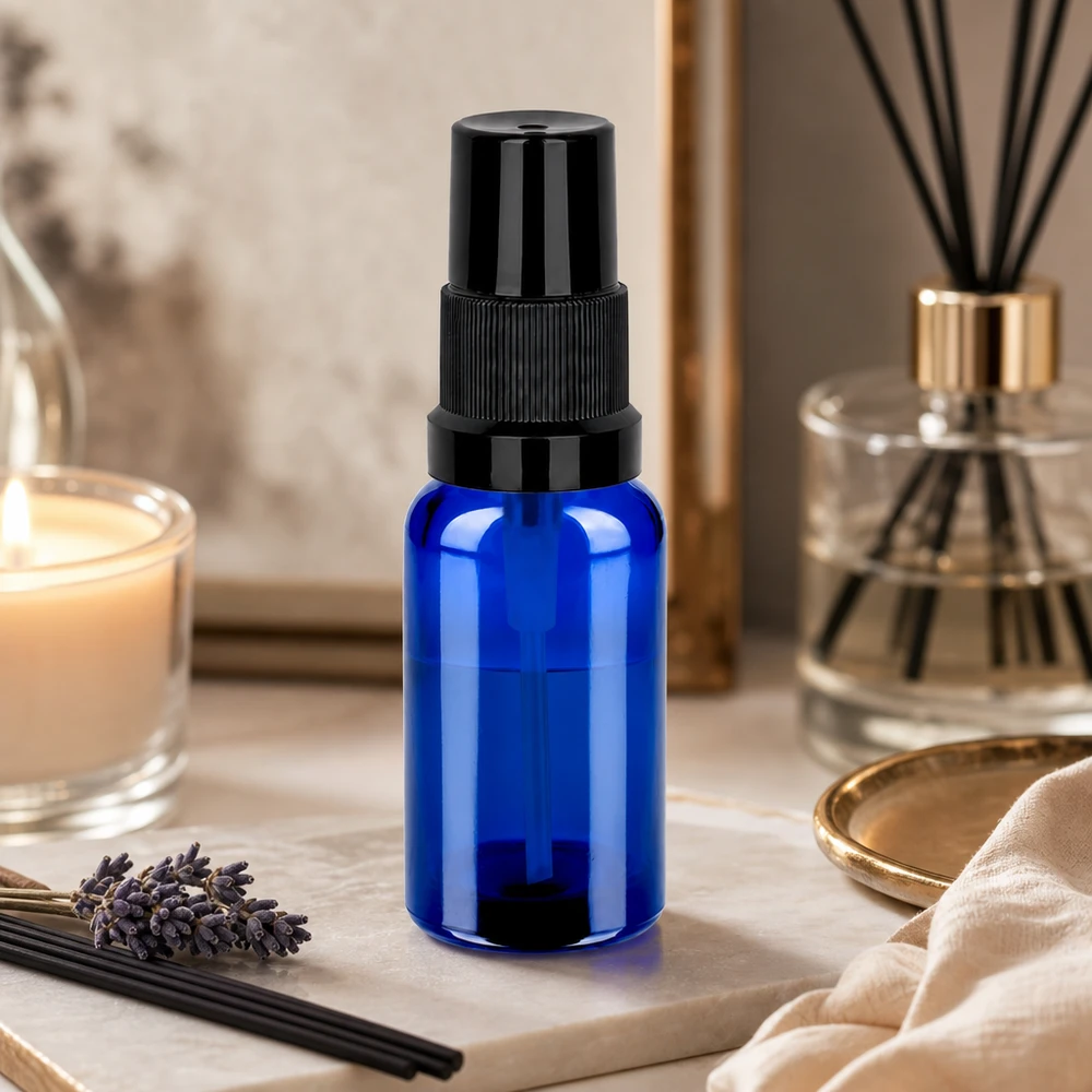 20ml lahvička s rozprašovačem černá standardní uzávěr BlueLine UT18/20 Stilvolle blaue 20ml Sprayflasche STD BlueLine mit schwarzem Sprühkopf für Beauty-Routinen