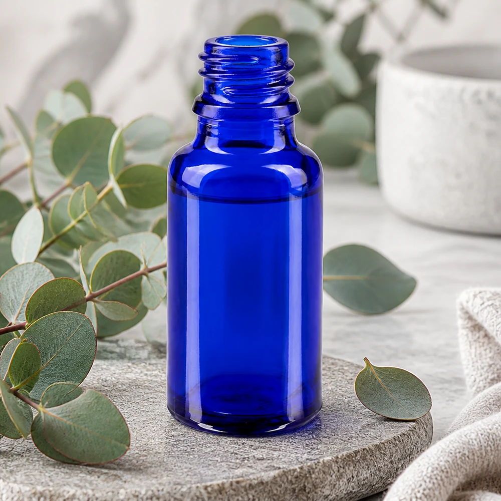 Kompakte blaue 20ml ApoGlas Flasche mit eleganter Form für professionelle Anwendungen