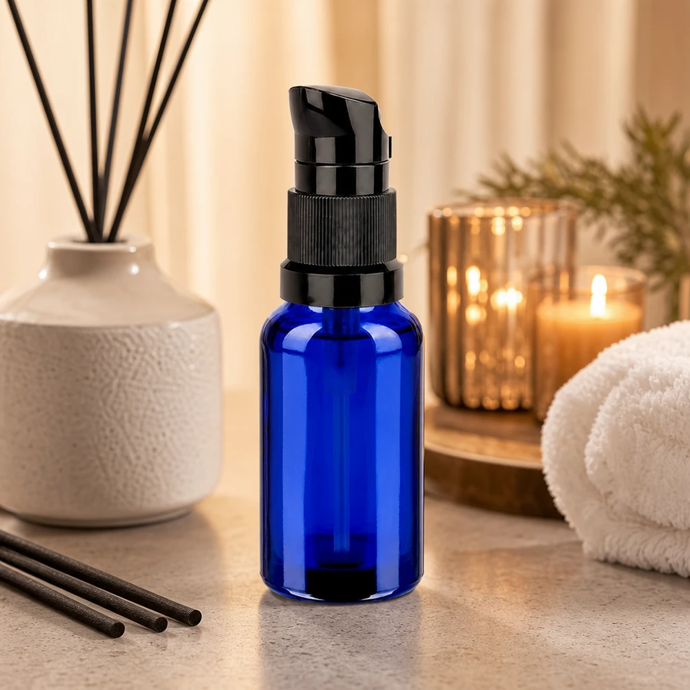 20ml lahvička s pumpičkou černá standardní uzávěr BlueLine UT18/20 20ml Pumpflasche schwarz STD BlueLine UT18/20 - robustes Glas mit ergonomischem schwarzem Pumpkopf