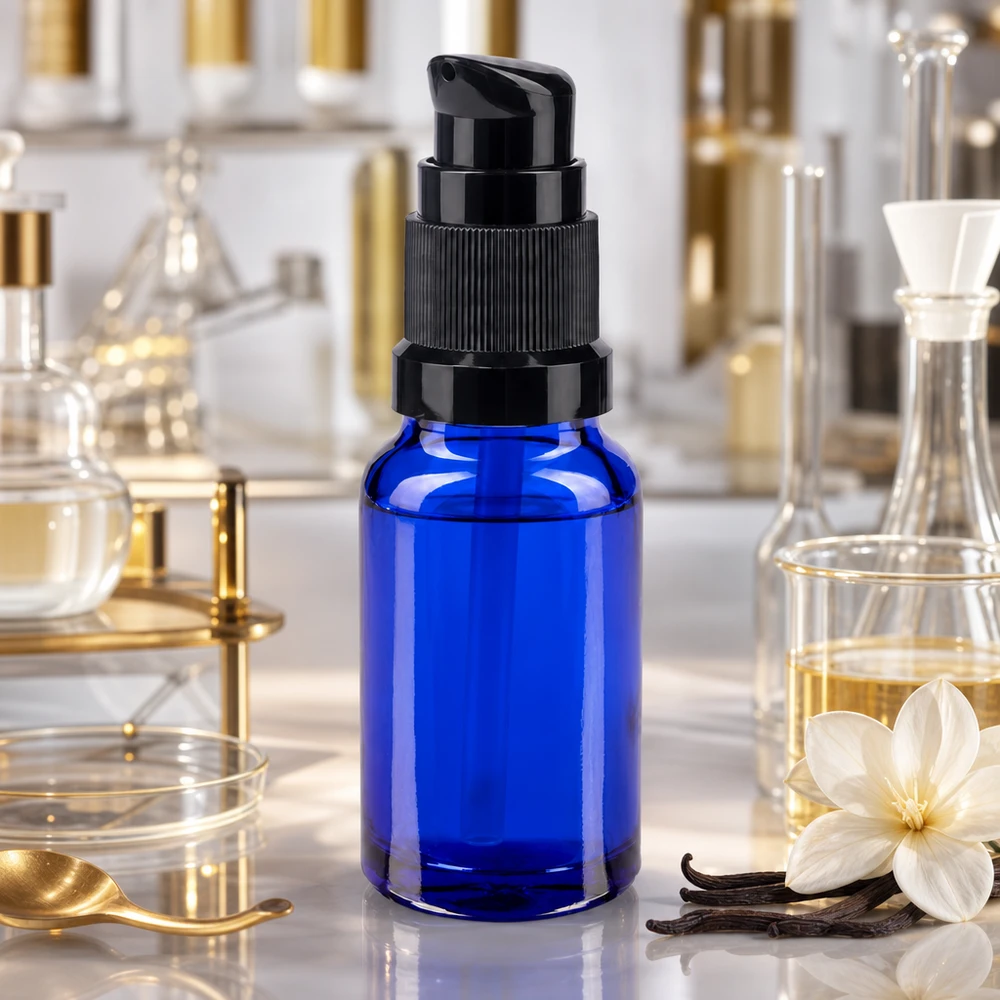 Lékárenská lahvička modrá 10ml s pumpičkovým uzávěrem černá standardní Apothekerglas 10ml blau mit schwarzem Pumpaufsatz kompakte Dosierflsche für Öle
