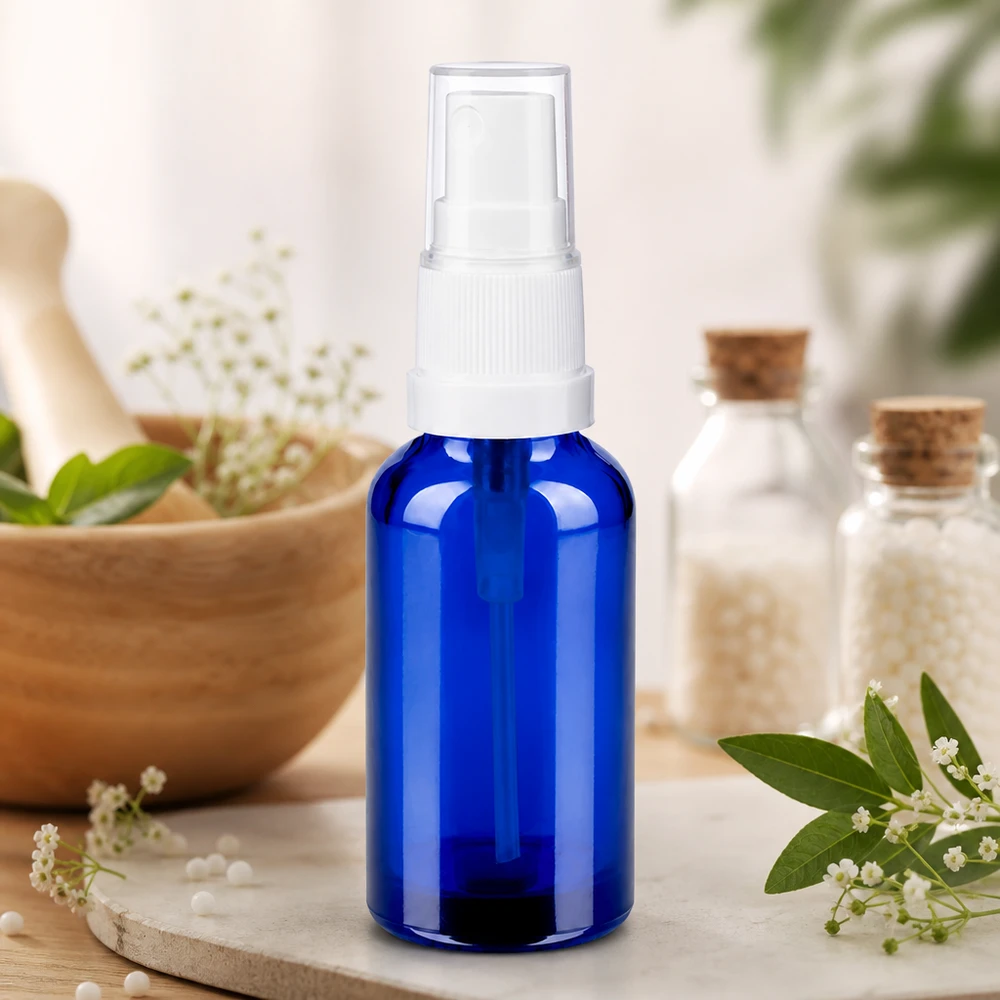 30ml lahvička s rozprašovačem bílá/transparentní standardní uzávěr BlueLine UT18/30 30ml Sprayflasche mit weißem Zerstäuber ideal für hausgemachte Gesichtswasser und Tonika