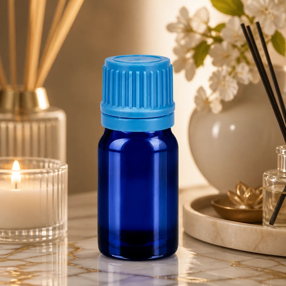 5ml lahvička 11mm šroubovací uzávěr modrý tamper-evidentní uzávěr BlueLine UT18/5 Vielseitige 5ml Mehrzweckflasche aus robustem Glas für Kosmetik Pharmazie und Chemie