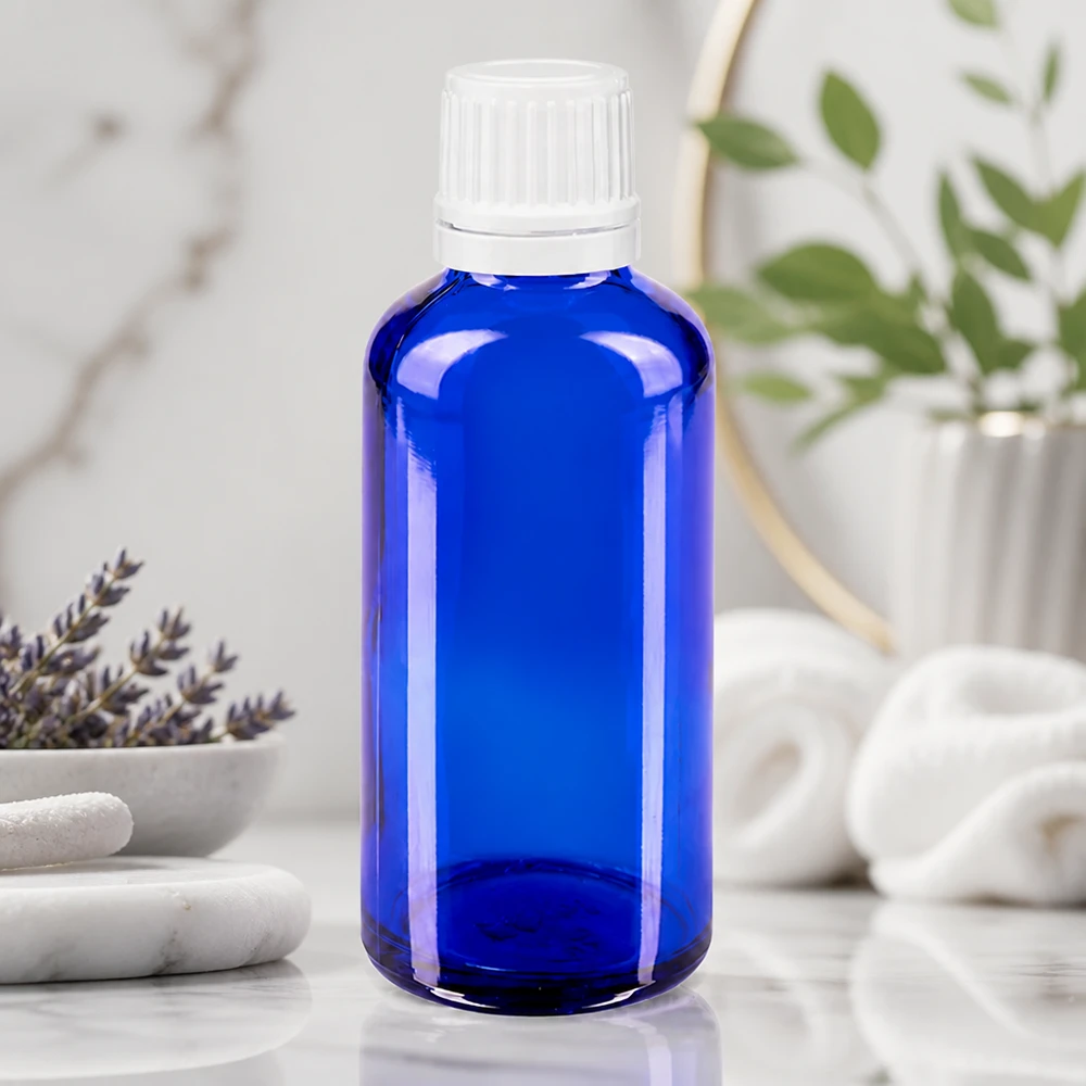 Kompakte 50ml Blauglasflasche mit weißem Kindersicherheitsverschluss OV und Tropfer