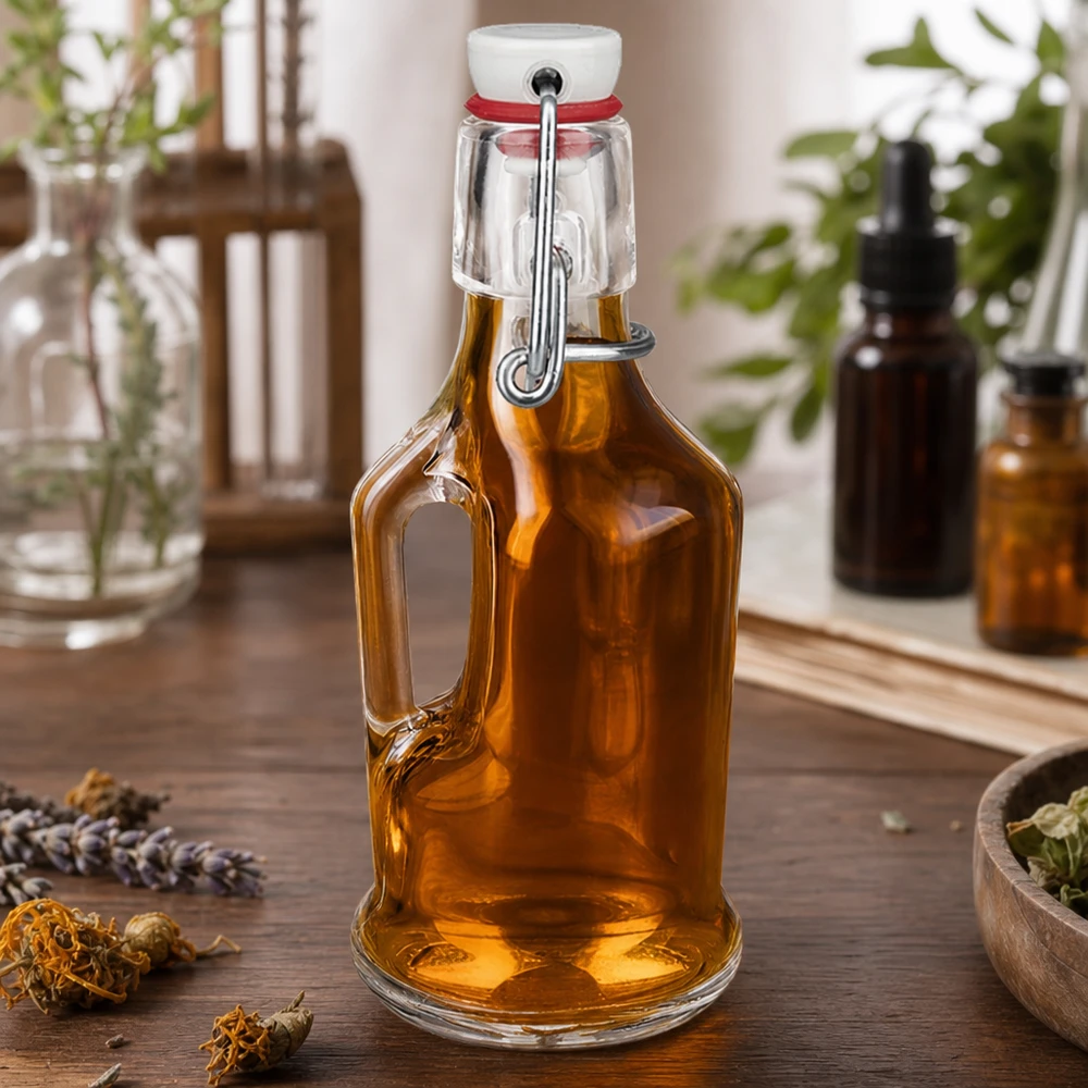 200ml Glasflasche "Bertha" + Porzellan Bügelverschluss UNiTW Glasflasche Bertha 200ml bernsteinfarben mit Kräutern und Trockenblumen Naturkosmetik Ambiente UNiTW Bügelverschluss