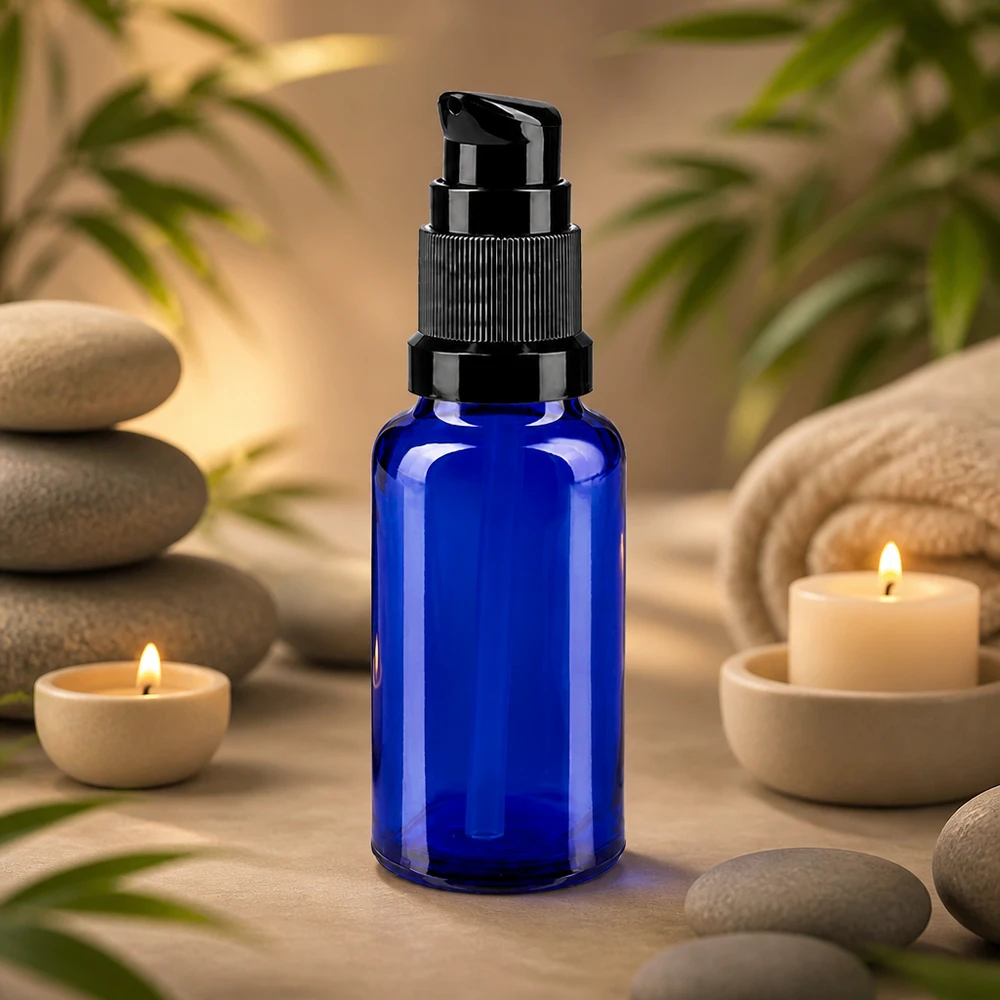 Lékárenská láhev modrá 20ml s uzávěrem pumpy černá standardní Schlanke kobaltblaue 20ml Glasflasche mit schwarzem Schraubpumpkopf für Naturkosmetik