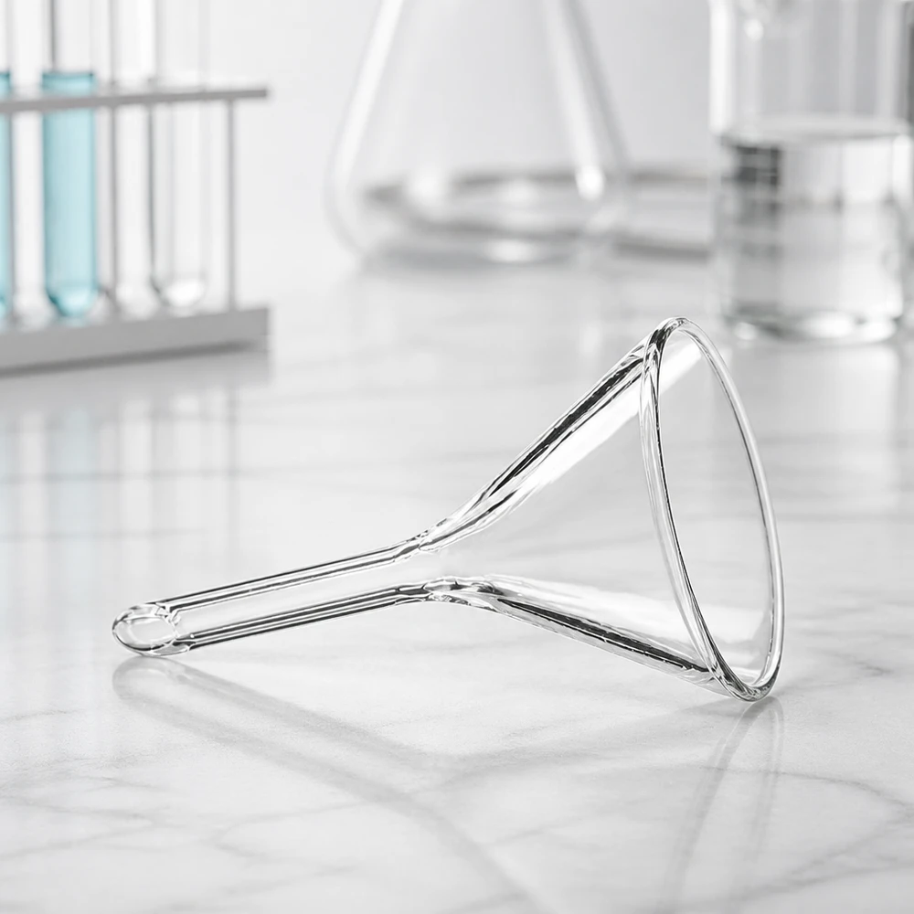 Trychtýř ø30mm sodnovápenatý, úhel 60°, krátký styl Ergonomischer Kurzstiel-Glastrichter 30mm Durchmesser für komfortable Einhandbedienung im Labor