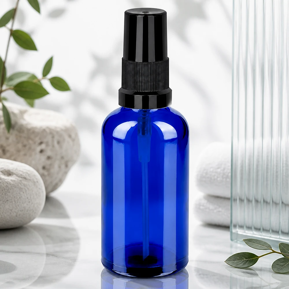 50ml lahvička s rozprašovačem černá standardní uzávěr BlueLine UT18/50 Kompakte STD BlueLine 50ml Flasche mit schwarzem Sprühsystem für mobile Anwendungen unterwegs