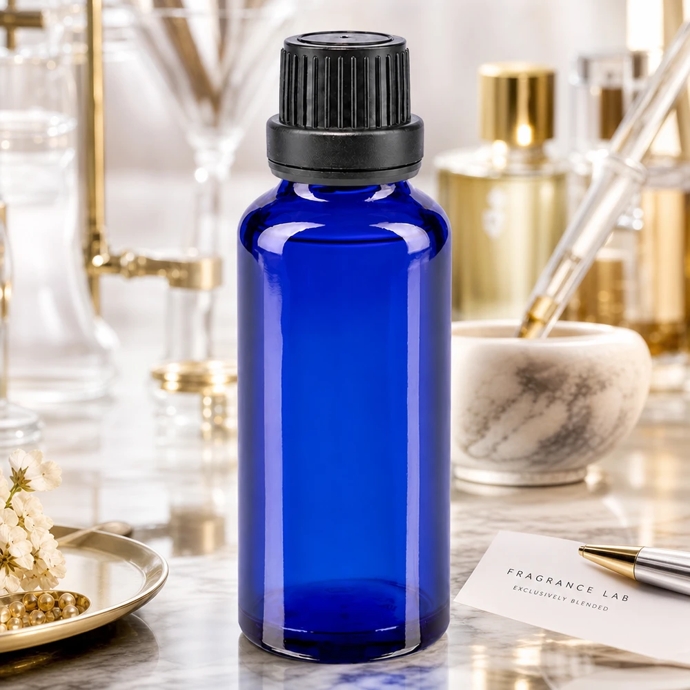 Lékárenská láhev modrá 30ml šroubovací uzávěr černá těsnicí vložka tamper evident uzávěr. Professionelle 30ml Blauglasflasche mit Originalitätsverschluss für Parfümherstellung