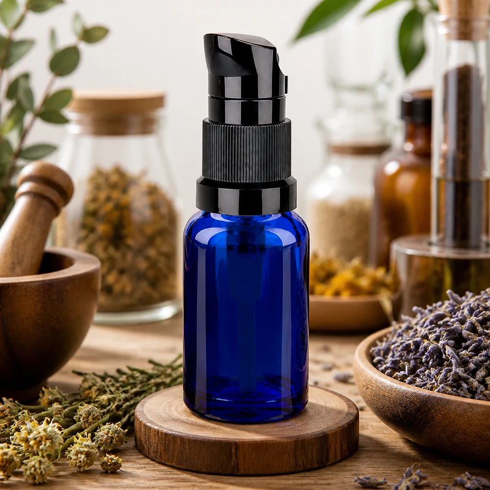10ml lahvička s pumpičkou černá standardní uzávěr BlueLine UT18/10 Stilvolle 10ml Pumpflasche mit kontrastreicher schwarz-blauer Optik BlueLine UT18/10