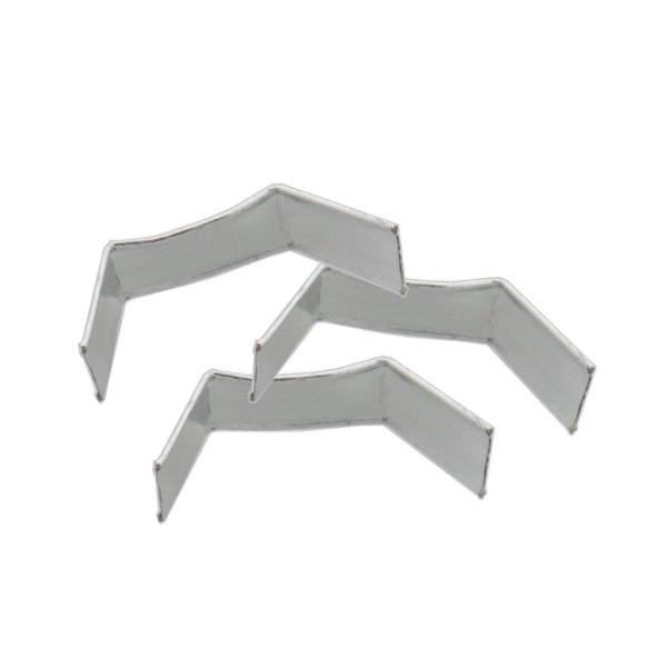 1 pap&#237;rov&#225; spona typu U, d&#233;lka 33, st&#345;&#237;brn&#225;