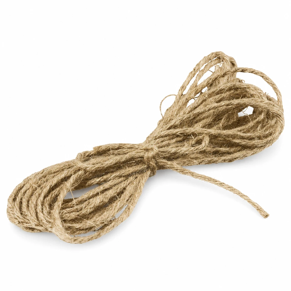 Naturkordel aus Jute 300cm lang zum Dekorieren, gerollt und mit Knoten gebunden auf weißem Hintergrund