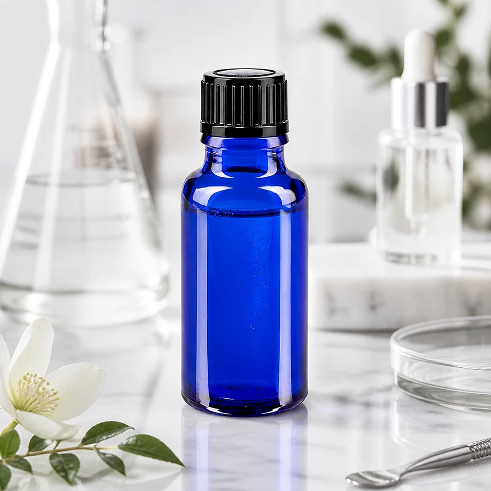 Lékárenská lahvička modrá 20ml kapací uzávěr standardní černý 1mm Präzise Dosierung mit blauer 20ml STD Tropfflasche aus chemiebeständigem Glas