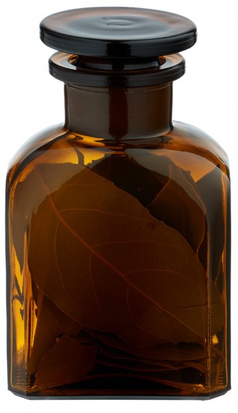 N&#225;pad na sklenici na ko&#345;en&#237;: &#268;tvercov&#225; l&#233;k&#225;rnick&#225; l&#225;hev se &#353;irok&#253;m hrdlem 150 ml.