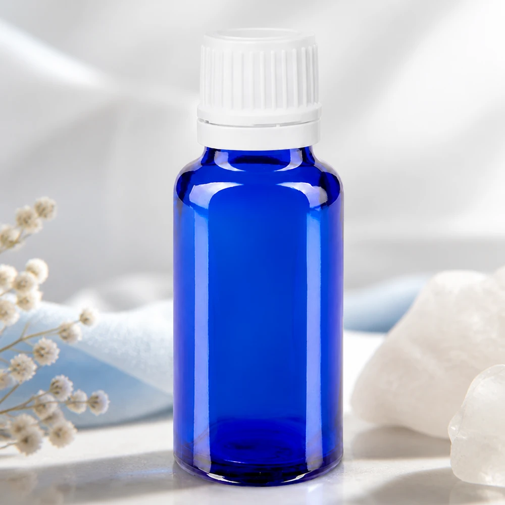 Lékárenská láhev modrá 20ml šroubovací uzávěr bílý tamper evident uzávěr. Royalblaue 20ml Apothekerflasche aus Borosilikatglas mit weißem 11mm Verschluss für Laboranwendungen
