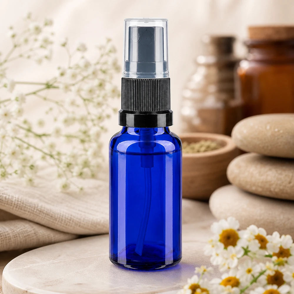 Lékárenská láhev modrá 20ml nástavec na rozprašování černá 20ml blaues Apothekerglas mit Sprühaufsatz für Gesichtswasser Toner und natürliche Pflegeprodukte
