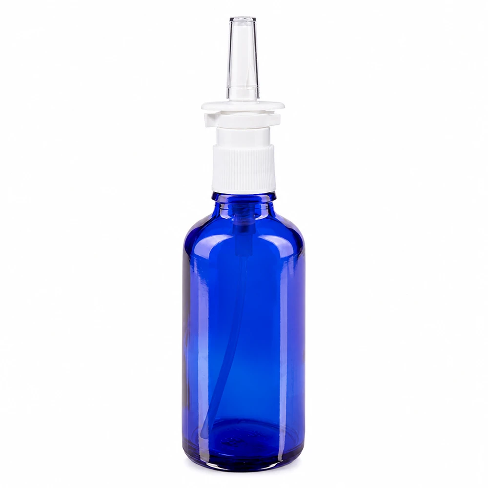 Lékárenská láhev modrá 50ml nosní sprej bílá stř. Zylindrische blaue 50ml ApoGlas-Flasche mit weißem Schraubring und transparentem Nasenapplikator
