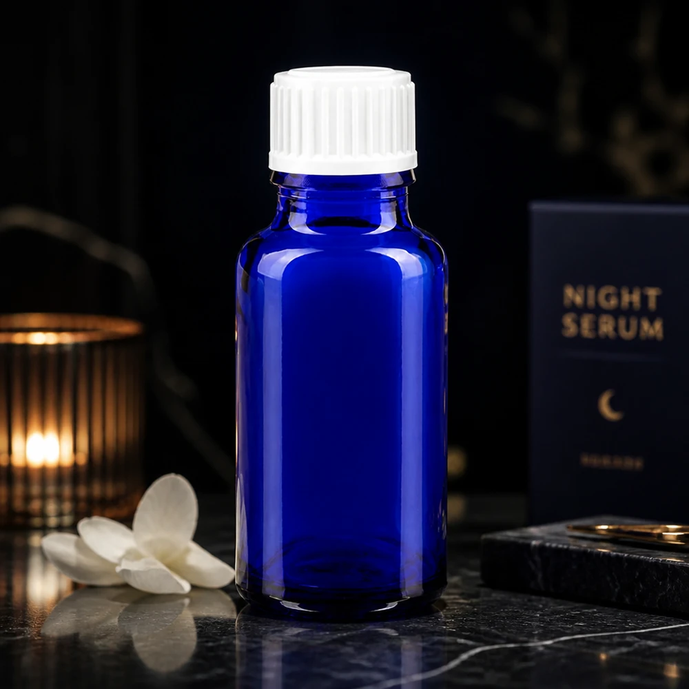 Lékárenská láhev modrá 20ml šroubovací uzávěr bílý standardní Blaue 20ml Apothekerflasche Glas lichtgeschützt mit weißem Standardverschluss für empfindliche Wirkstoffe