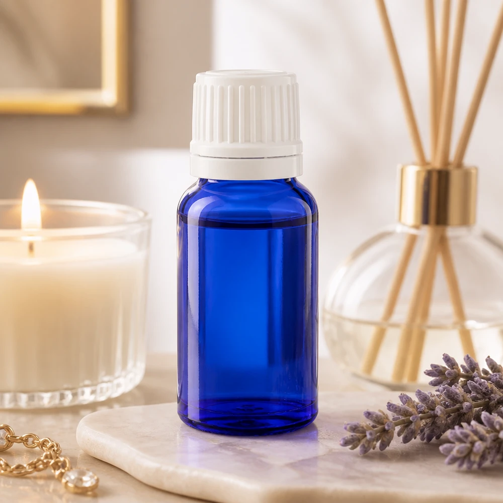 Lékárenská láhev modrá 10ml šroubovací uzávěr bílý uzávěr proti neoprávněné manipulaci. UV-Schutz Glasflasche 10ml Blau mit weißem Verschluss ideal für Naturheilkunde