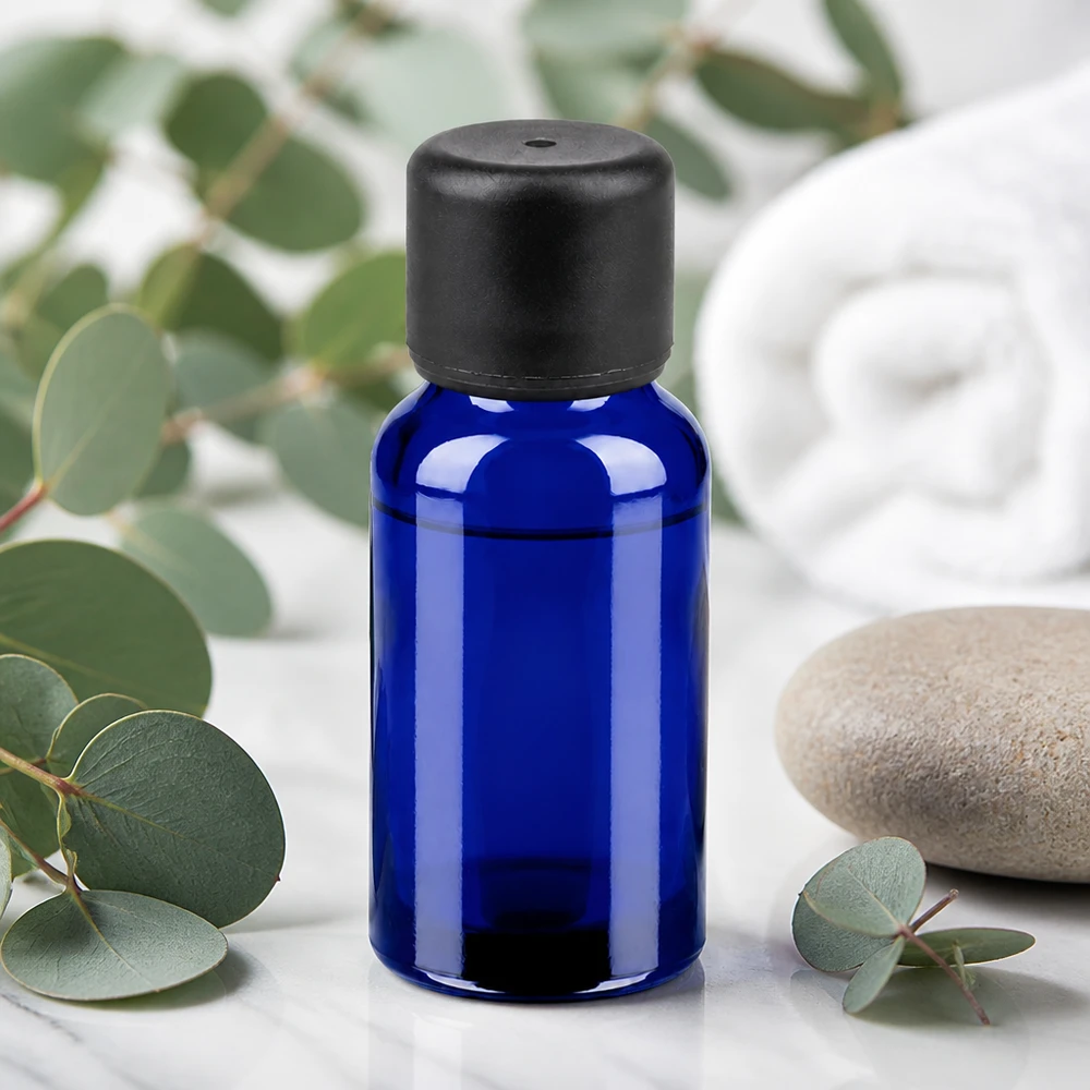 Elegante kobaltblaue 20ml Flasche mit mattschwarzem Verschluss für hochwertige Beauty Produkte
