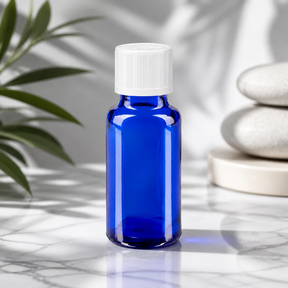Lékárenská lahvička modrá 20ml šroubovací uzávěr bílý standard odolný proti otevření dětmi. Apothekerflasche blau 20ml UV-Schutzglas weißer Kindersicherheitsverschluss Wellness-Setting