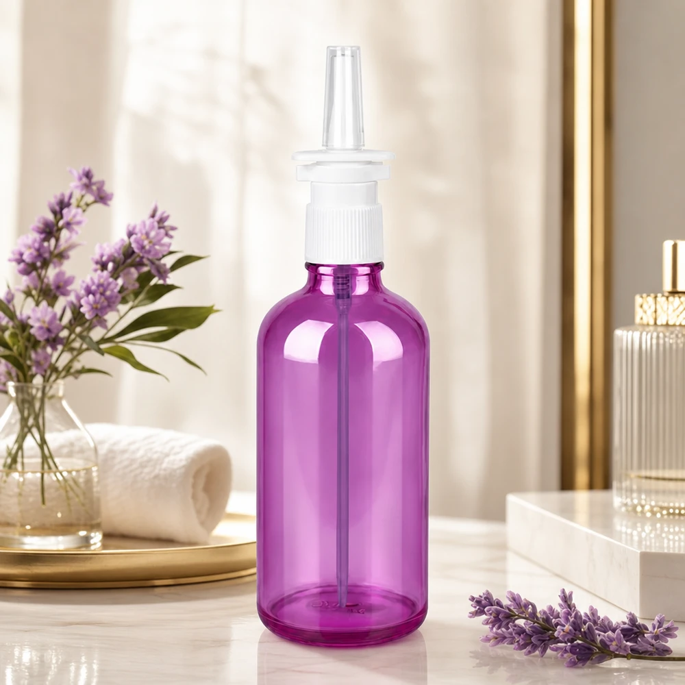 100ml lahvička s nosním rozprašovačem bílá/transparentní standardní PurpleLine UT18/100 Glänzende PurpleLine Sprayflasche 100ml mit Anti Tropf System für präzise medizinische Dosierung