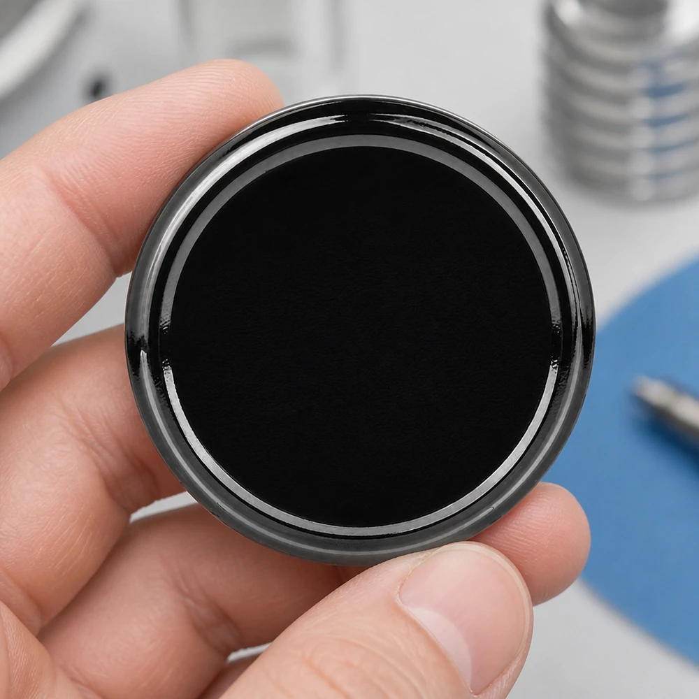 100mm víko BasicSeal černé (TO100) UNiTWIST Černé odšroubovatelné víčko TO100, 100 mm, BasicSeal UNiTWIST – detailní záběr skleněného víčka