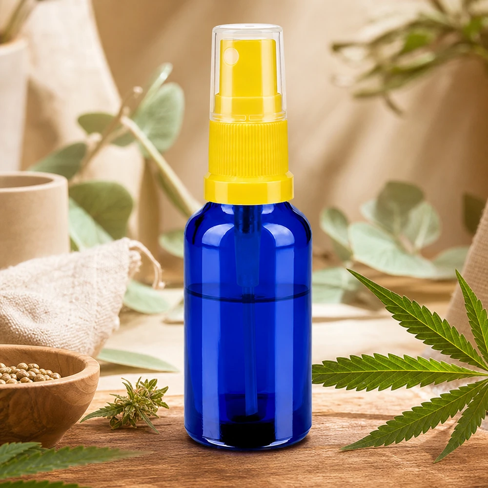 30ml lahvička s rozprašovačem žlutá/transparentní standardní uzávěr BlueLine UT18/30 30ml Zerstäuberflasche aus hochwertigem Glas mit kontrastreichem gelb-blauen Design