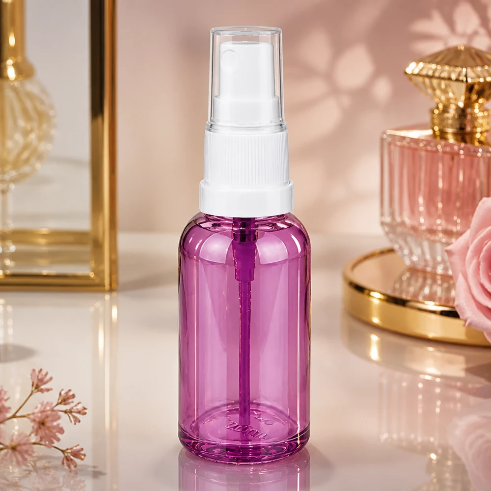 Stilvolle 30ml Spraydose aus transparentem lila Glas mit weißem Pumpsprüh-Mechanismus