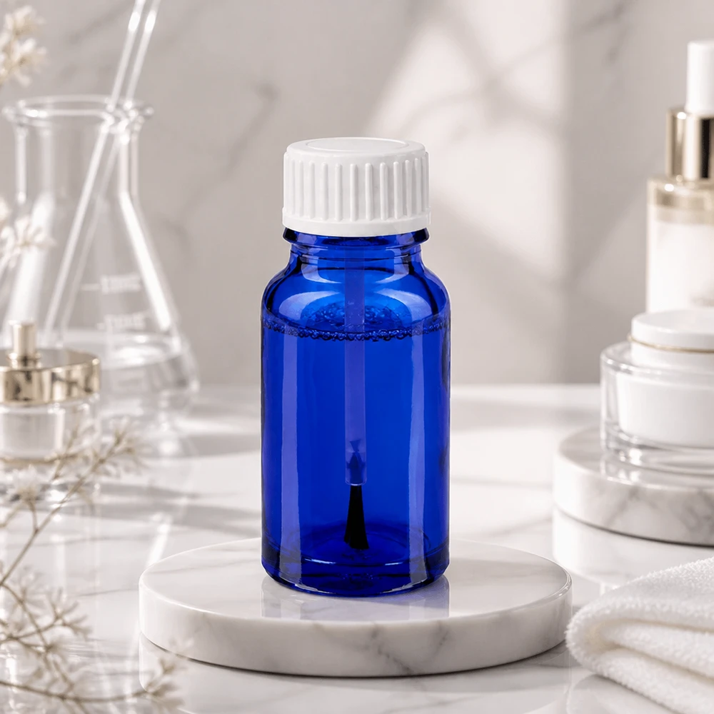 Handliche 10ml Glasflasche STD BlueLine mit weißem Schraubdeckel für den täglichen Gebrauch