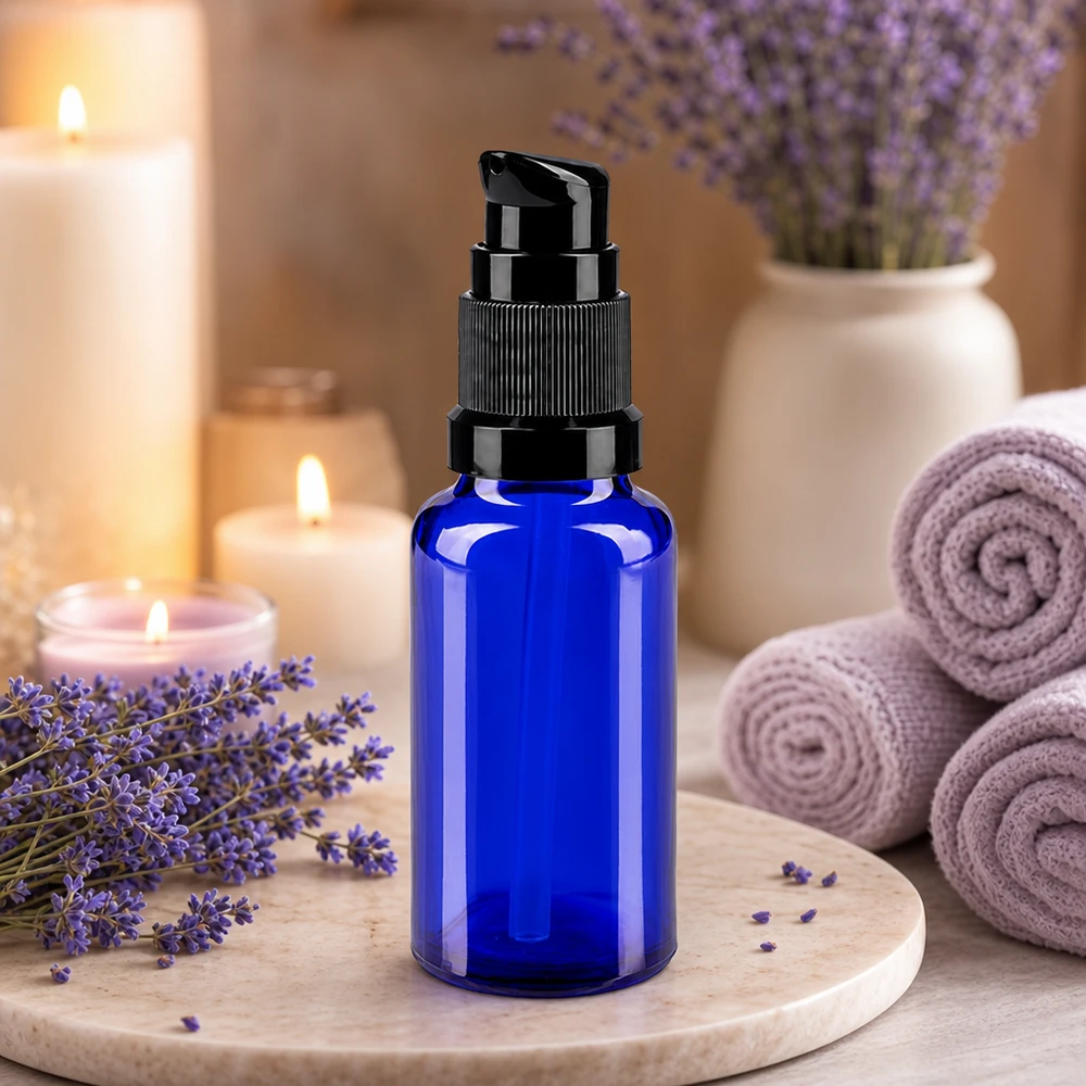 Lékárenská láhev modrá 20ml s uzávěrem pumpy černá standardní Hochwertige blaue 20ml Apothekerglas Flasche mit schwarzem Pumpverschluss in Spa Atmosphäre