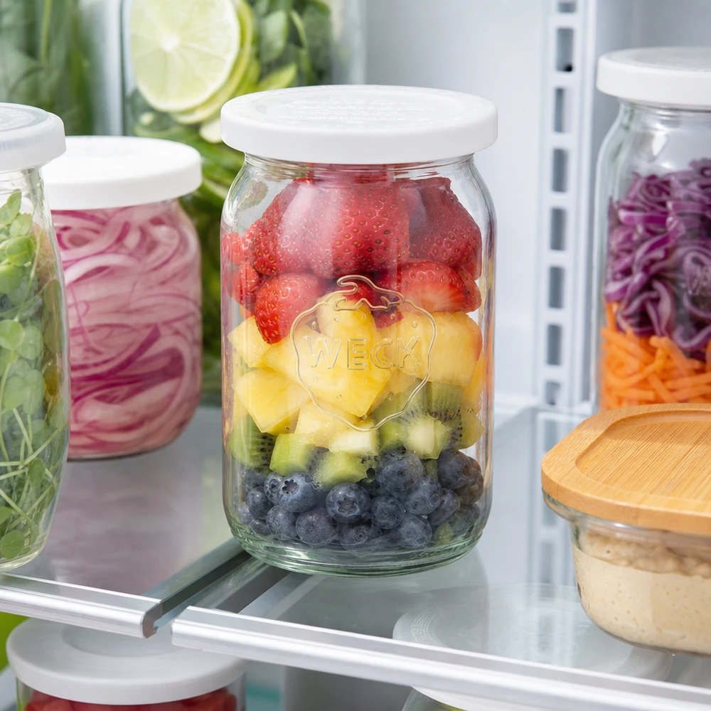 WECK RR40 Zylinderglas 145ml mit Früchten gefüllt im Kühlschrank zur Meal Prep Vorbereitung mit Beeren und Kiwi