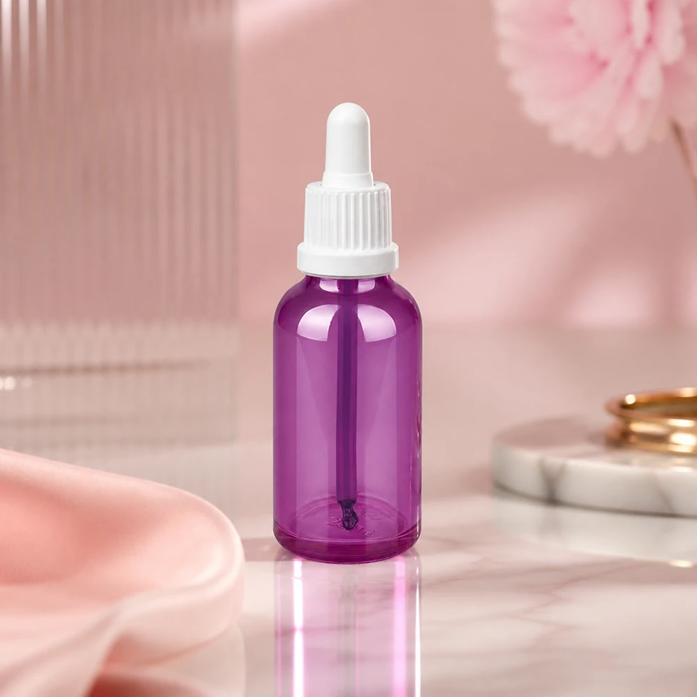 Stylische 30ml Glasflasche in violett mit Pipette für professionelle Kosmetikanwendung