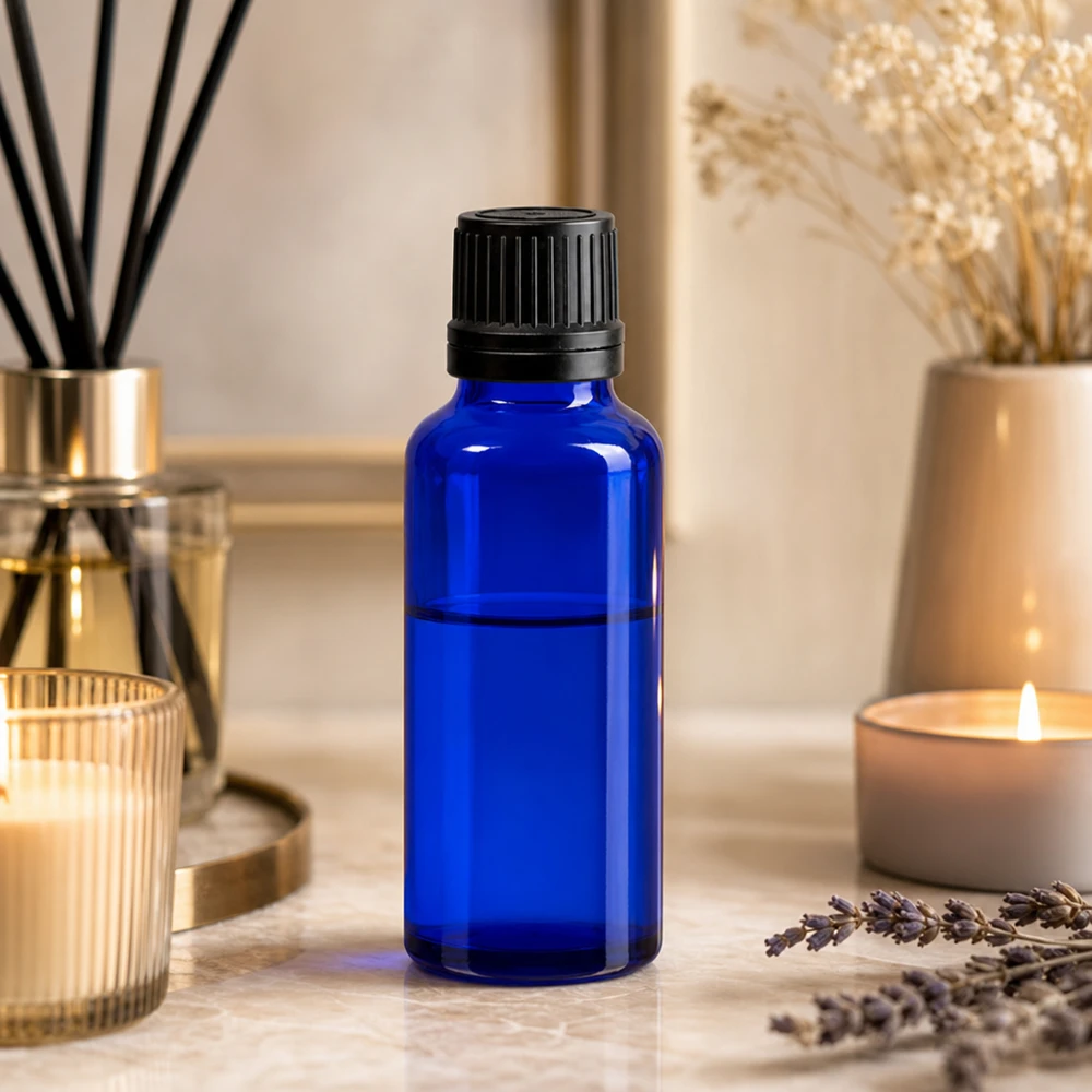 Lékárenská láhev modrá 30ml kapací uzávěr nalévací kroužek 1mm černý tamper evidentní uzávěr. Hochwertige blaue Glasflasche mit schmalem Hals und sicherem OV-Verschluss 30ml Volumen