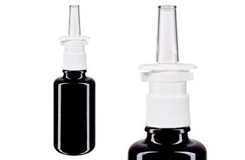 s nosovým rozprašovačem